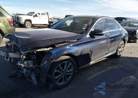 2017 Mercedes-Benz C 300 4Matic из США, поврежденный, VIN 55SWF4KBXHU227061